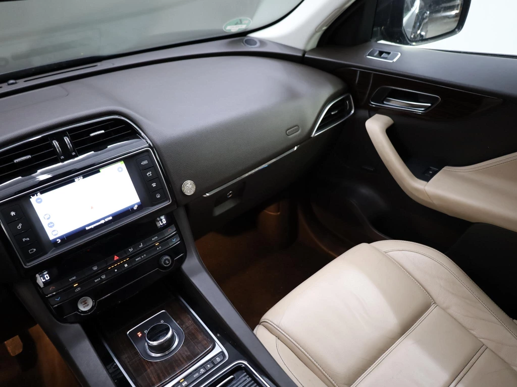 Jaguar F-PACE – foto 29