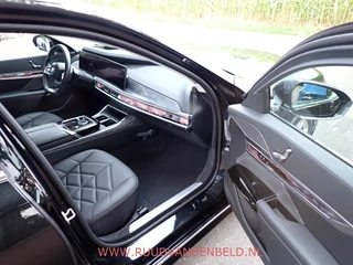 BMW i7 – thumbnail 28
