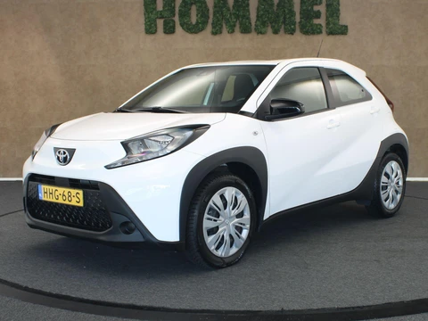 Toyota Aygo X 1.0 VVT-i MT Play - ORIGINEEL NEDERLANDSE AUTO -ACHTERUITRIJCAMERA - APPLE CARPLAY/ANDROID AUTO - CRUISE CONTROL ADAPTIEF - AIRCO - VERKEERSBORDDETECTIE - GROOTLICHTASSISTENT - LEDEREN STUURWIEL - DAB-ONTVANGER - BLUETOOTH TELEFOONVOORBEREIDING