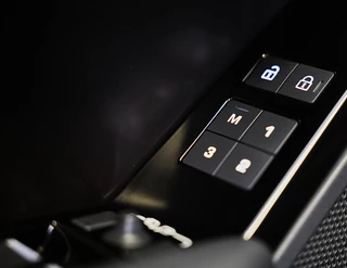 Land Rover Range Rover Velar – thumbnail 31