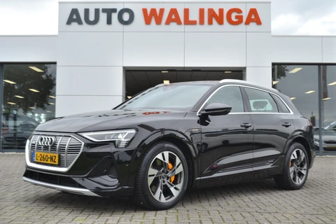Audi e-tron 55 quattro S-Line 95 kWh Panoramdak | Trekhaak | Stoelen v el geheug. | Achteruitrijcamera | Keyless |