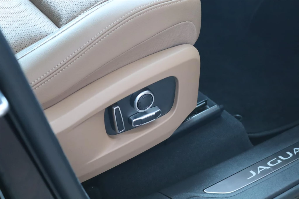 Jaguar F-PACE – foto 14