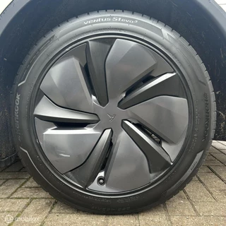 Tesla Model Y – thumbnail 16