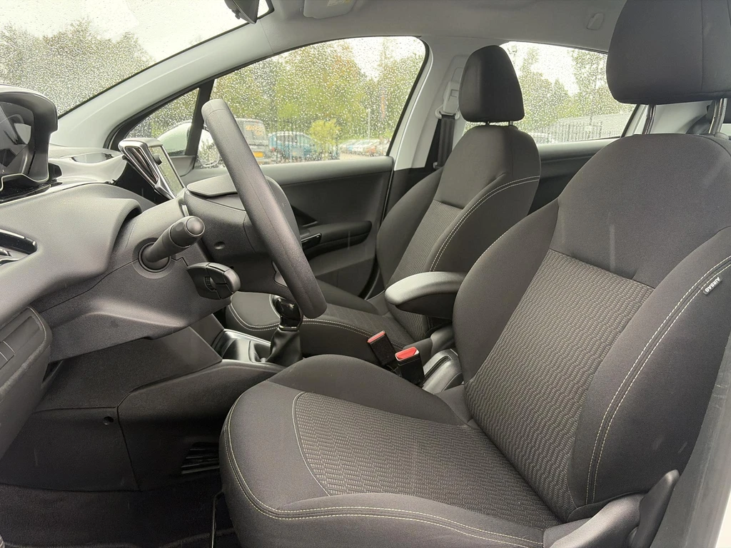 Peugeot 208 – foto 8