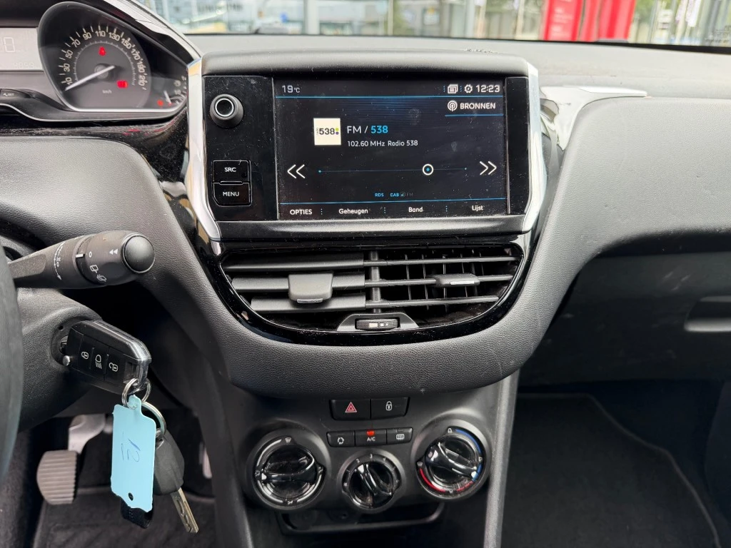 Peugeot 208 – foto 17