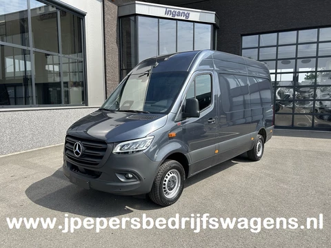 Mercedes-Benz Sprinter 317 CDI L2 H2 Pro LED / MBUX / Navigatie / Camera / Parkeersensoren / Cruise control / Airco / 270 Graden achterdeuren