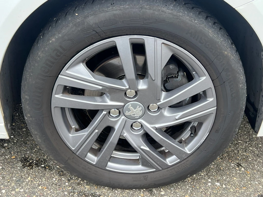 Peugeot 208 – foto 8