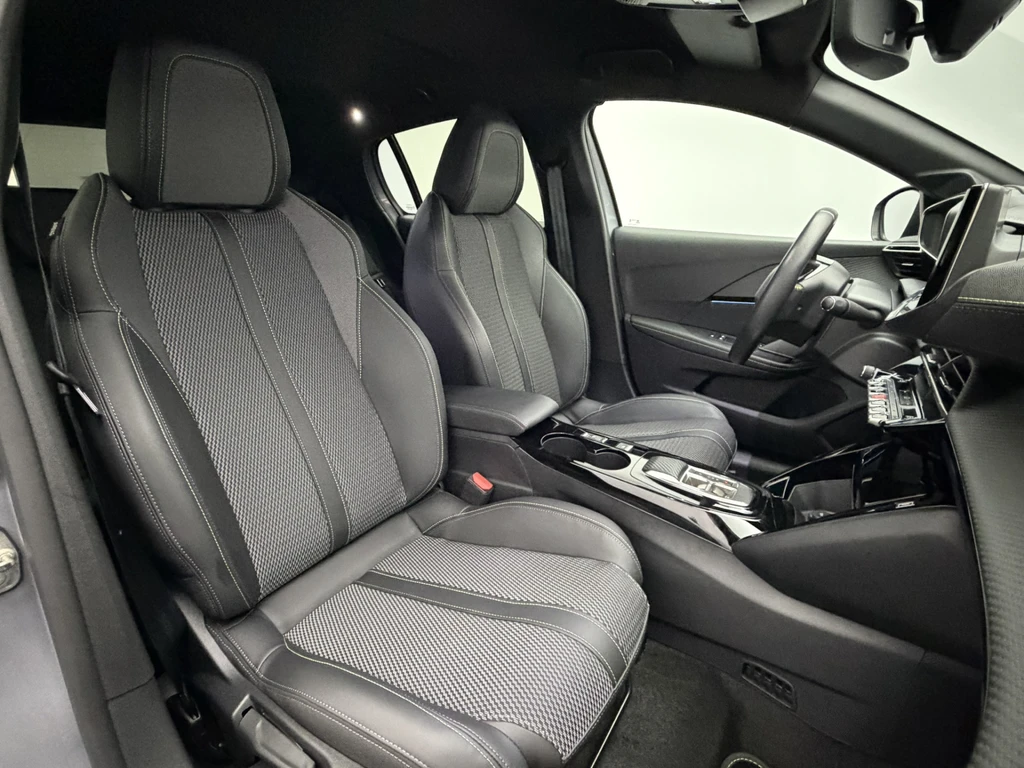 Peugeot e-208 – foto 10