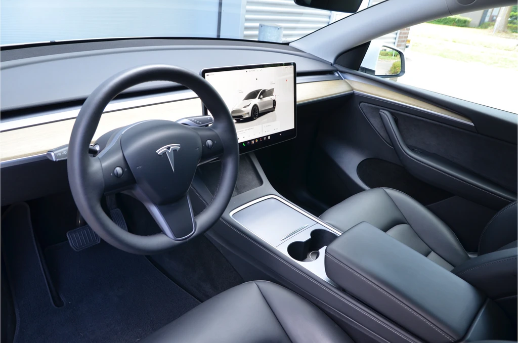 Tesla Model Y – foto 11