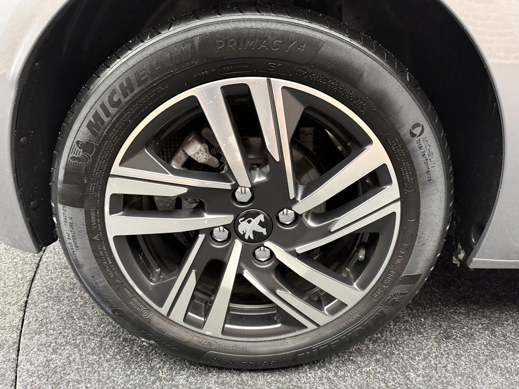 Peugeot 208 – foto 11