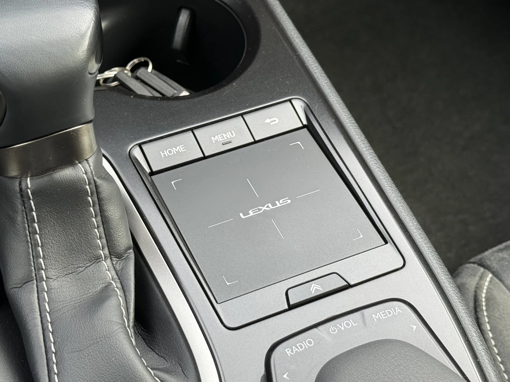 Lexus UX – foto 24