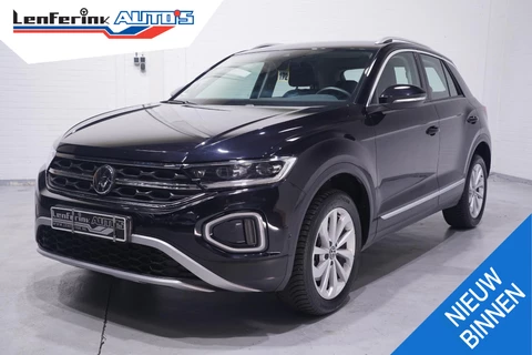 Volkswagen T-Roc 2.0 TDI Style 4Motion Navi Apple Carplay Achteruitrijcamera Stoelverwarming ACC PDC Parkeerhulp Clima Trekgewicht 1900 kg