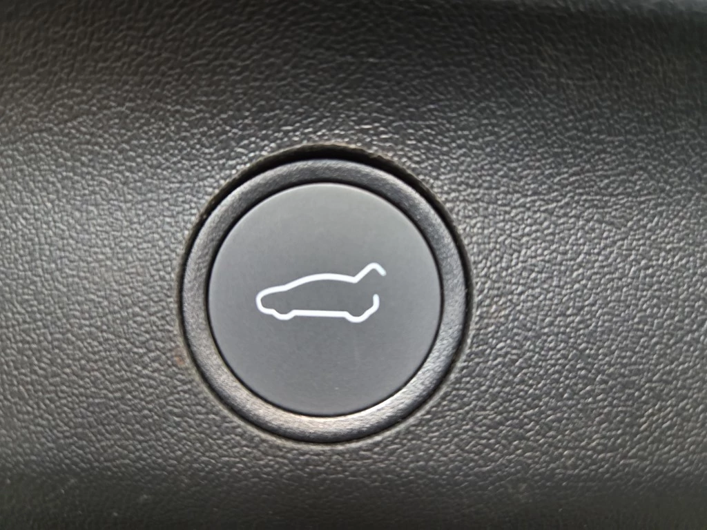 Tesla Model Y – foto 10