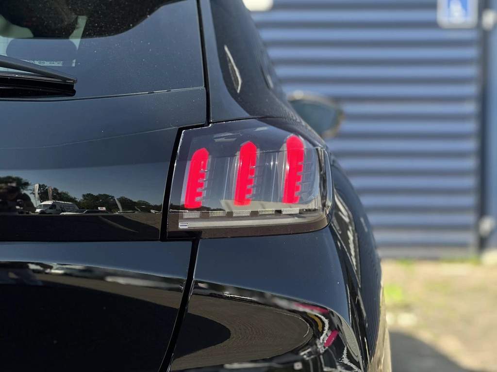 Peugeot 208 – foto 8