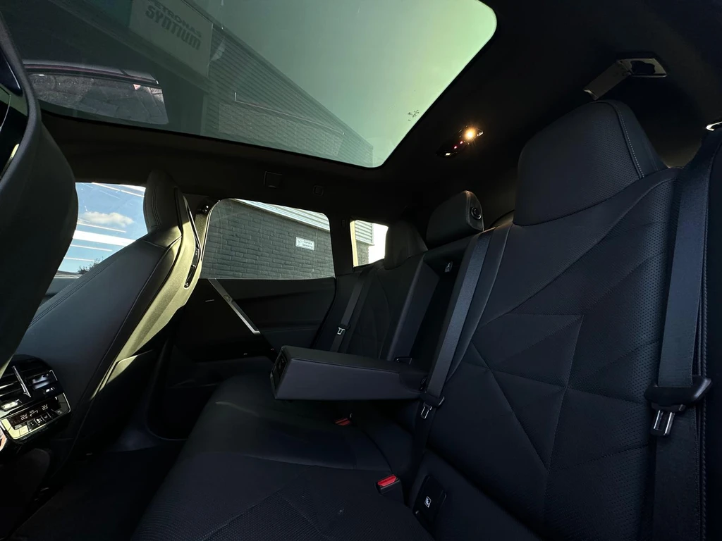 BMW iX – foto 24