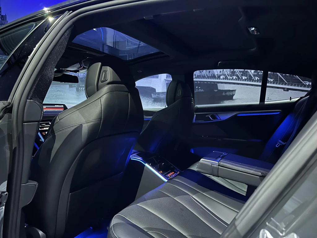BMW 8 Serie – foto 31