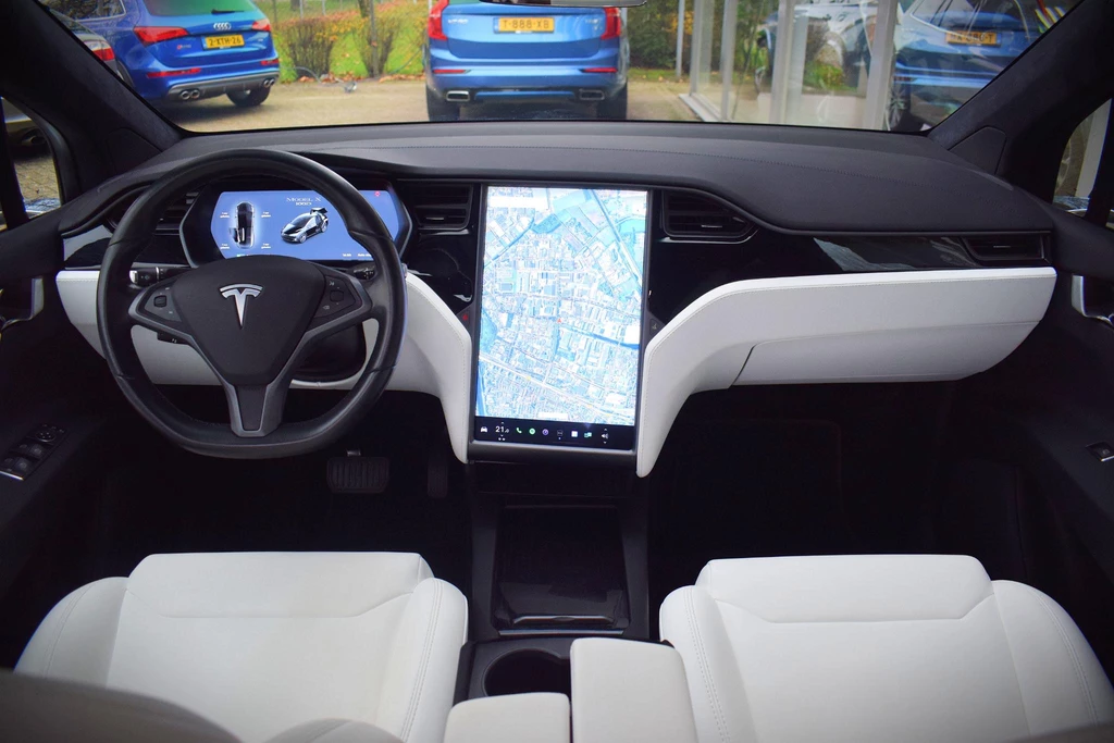 Tesla Model X – foto 15