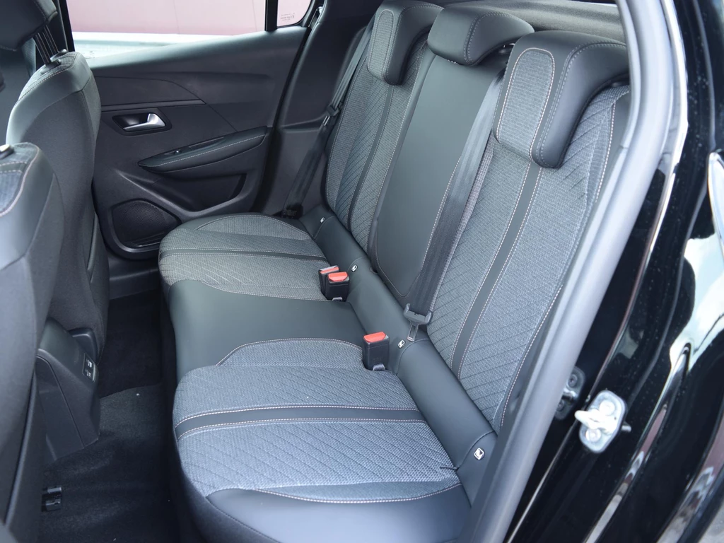 Peugeot e-208 – foto 21