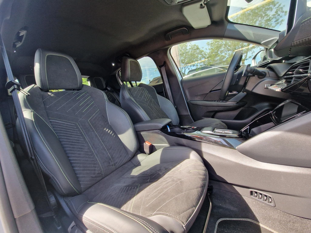 Peugeot 208 – foto 12