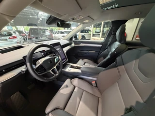 Volvo EX90 – thumbnail 12