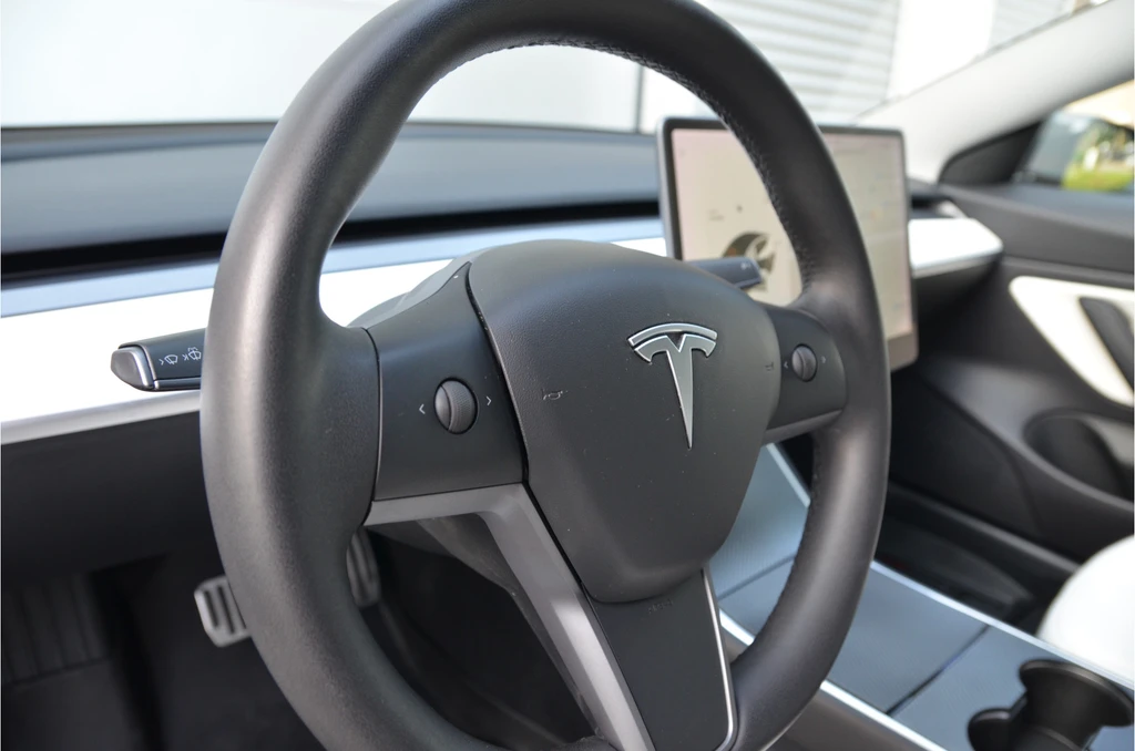 Tesla Model 3 – foto 16
