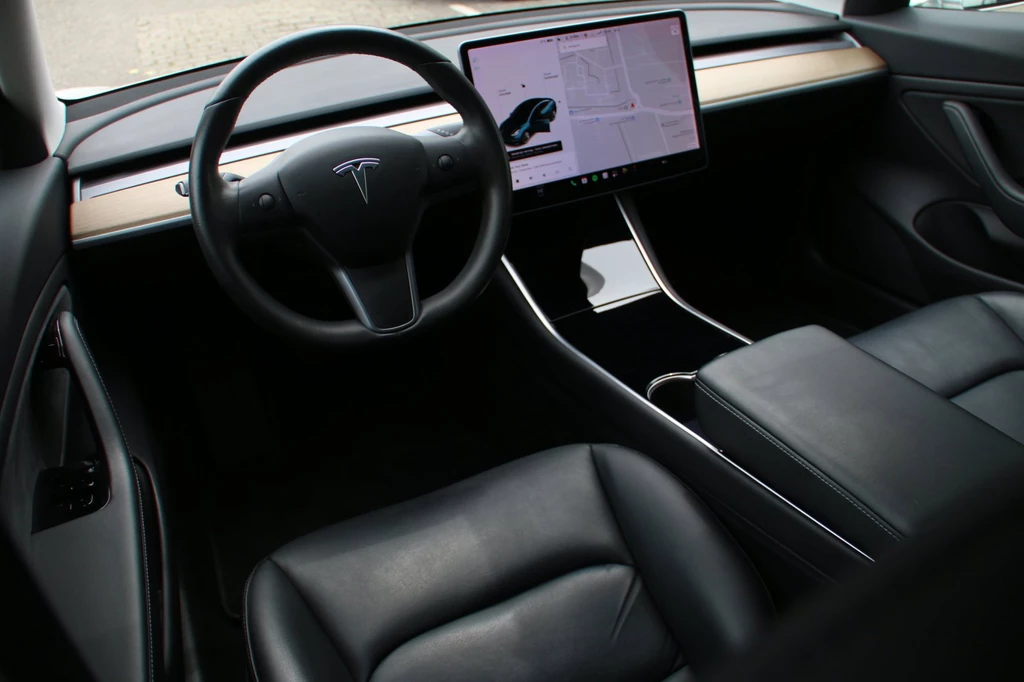 Tesla Model 3 – foto 9