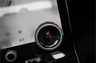Land Rover Range Rover Velar – thumbnail 35