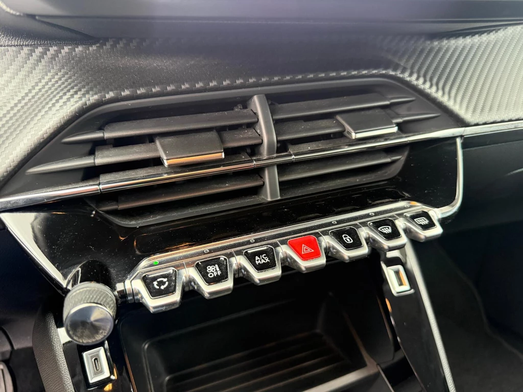 Peugeot 208 – foto 19