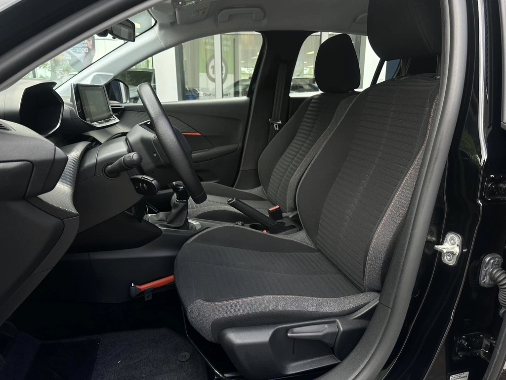 Peugeot 208 – foto 10