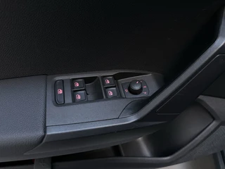 SEAT Arona – thumbnail 19