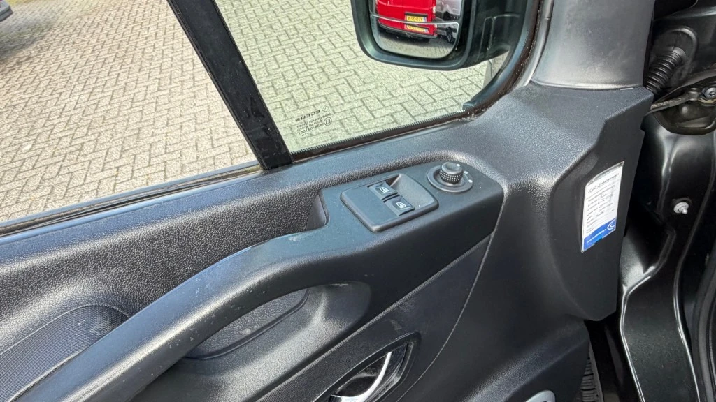 Opel Vivaro – foto 19