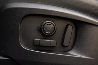 Land Rover Defender – thumbnail 13