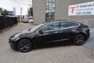 Tesla Model 3 – thumbnail 2