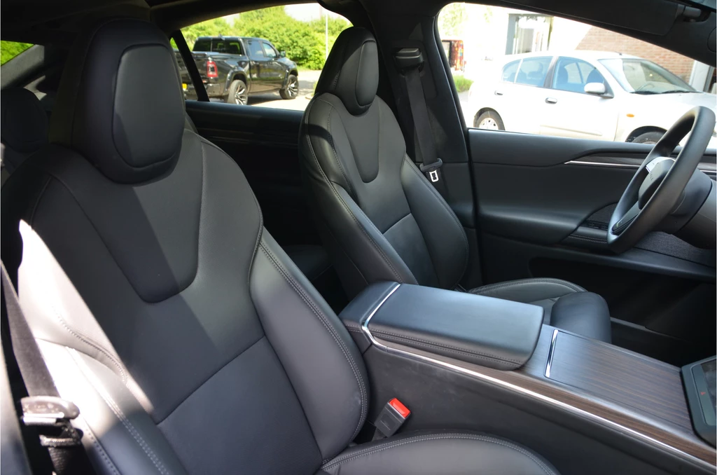 Tesla Model X – foto 8