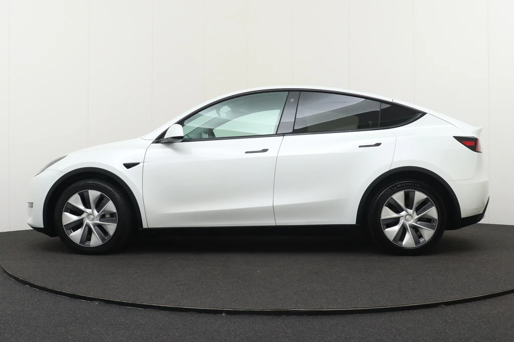 Tesla Model Y – foto 2