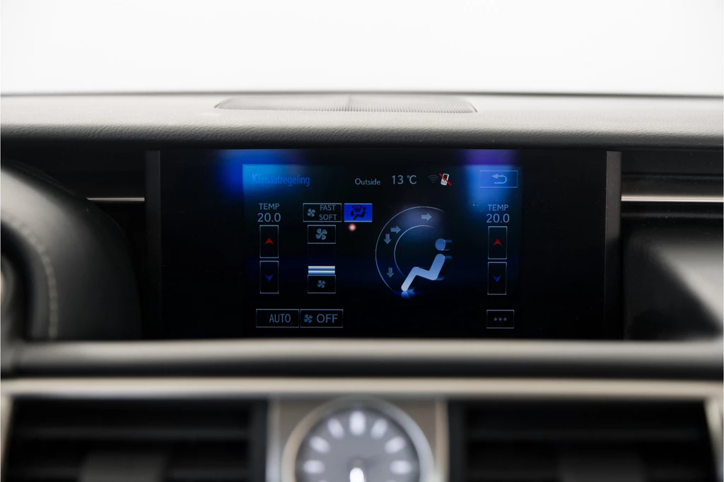 Lexus IS – foto 20