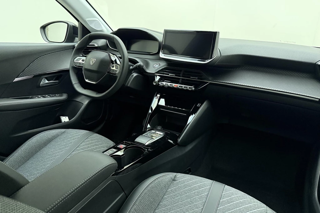 Peugeot e-208 – foto 15