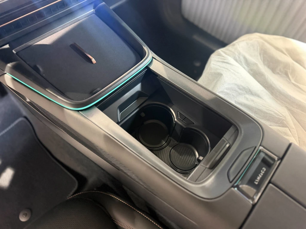 Lynk & Co 08 – foto 25