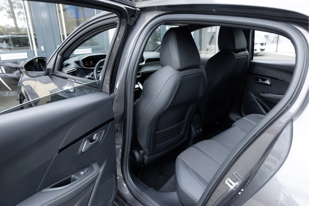 Peugeot 208 – foto 24