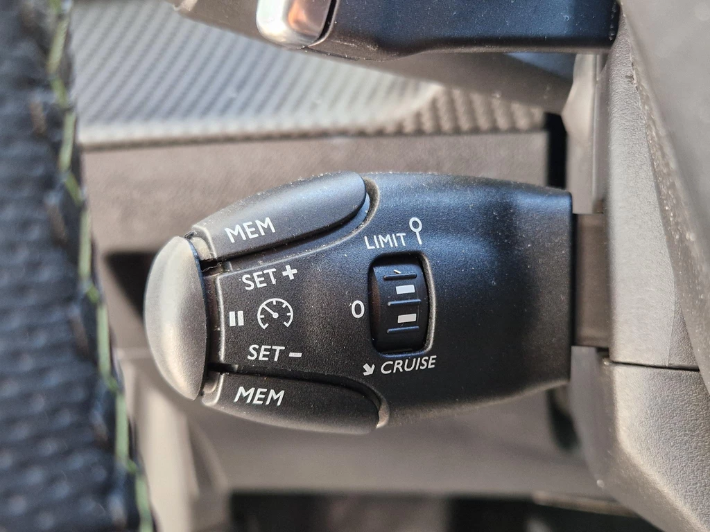Peugeot 208 – foto 18