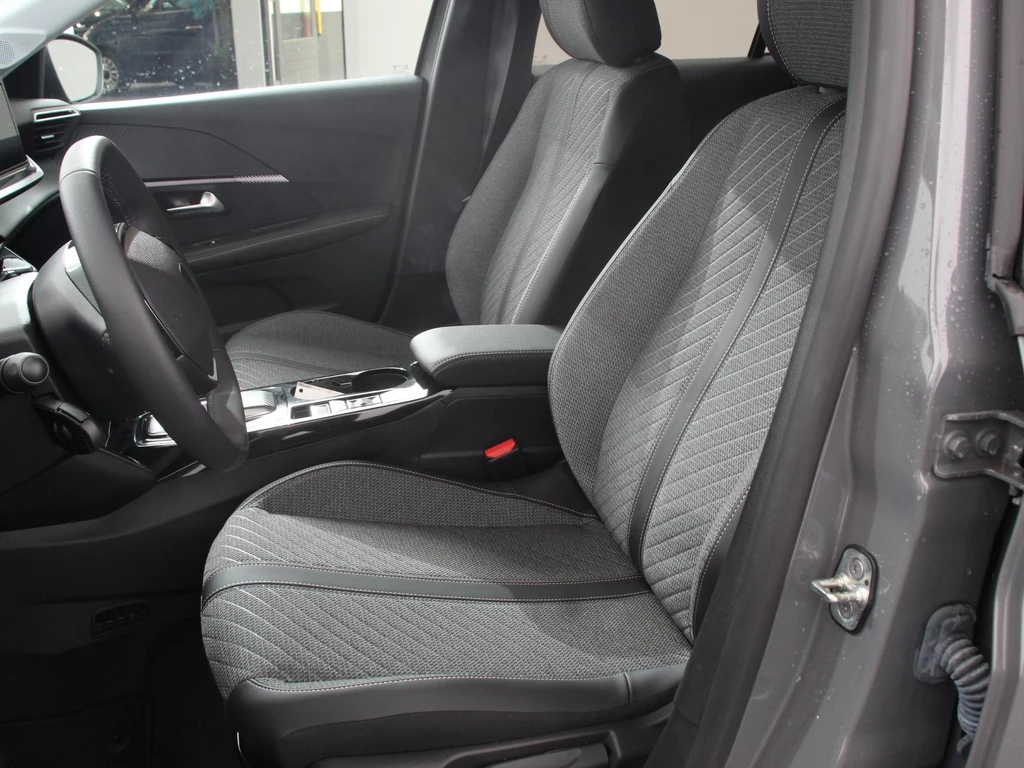 Peugeot e-208 – foto 15