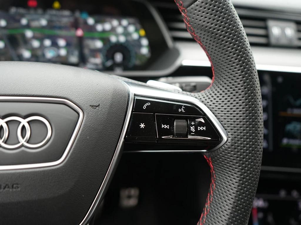 Audi Q8 Sportback e-tron – foto 18