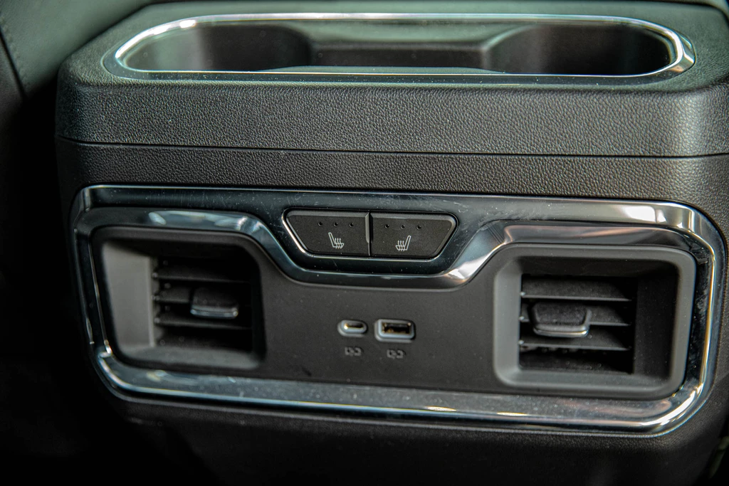 Chevrolet Silverado – foto 12
