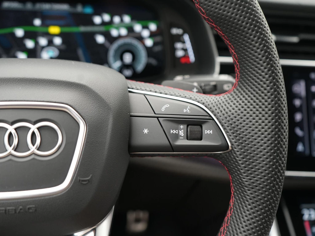 Audi Q8 – foto 18