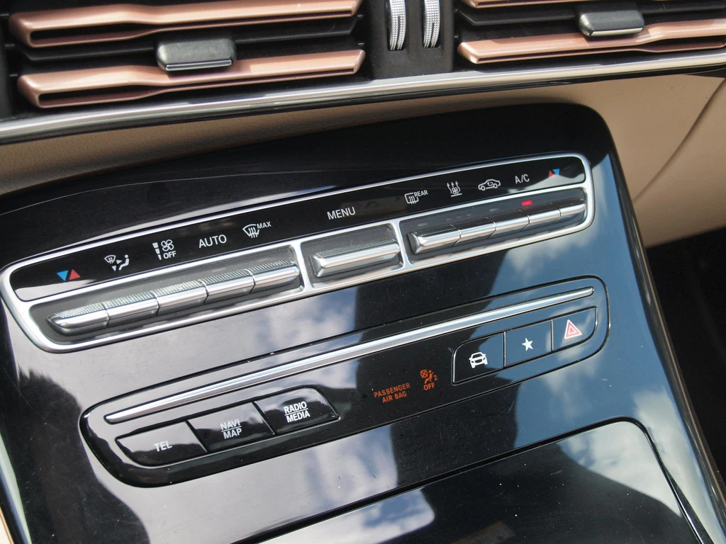 Mercedes-Benz EQC – foto 25