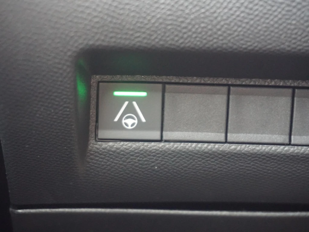 Peugeot 208 – foto 16