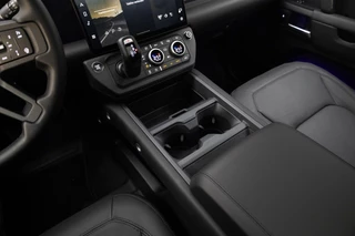 Land Rover Defender – thumbnail 16