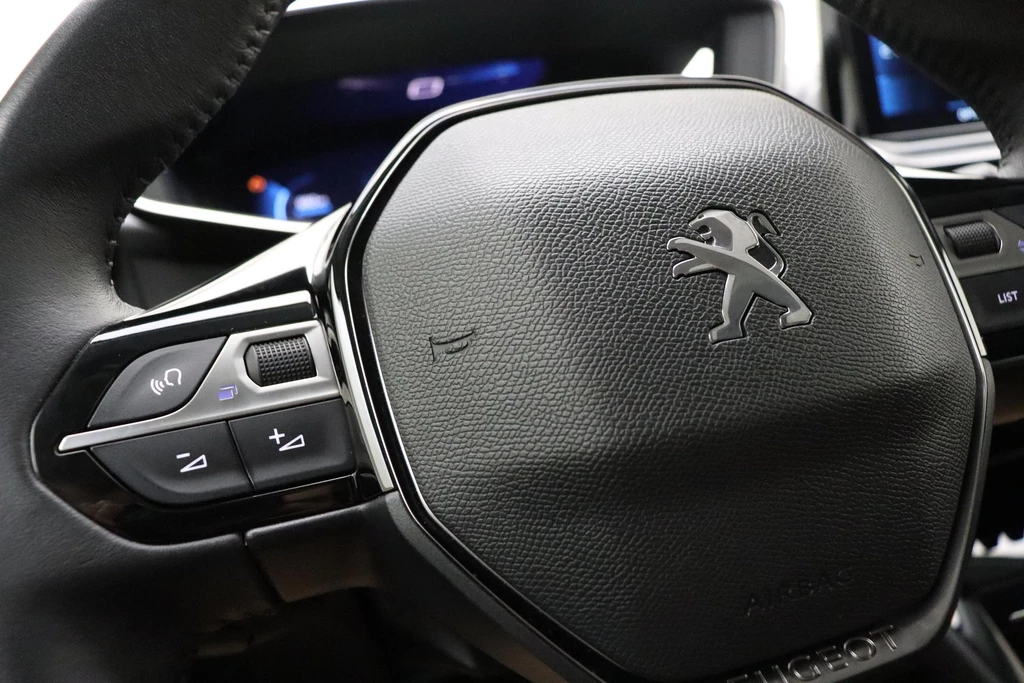 Peugeot 208 – foto 18
