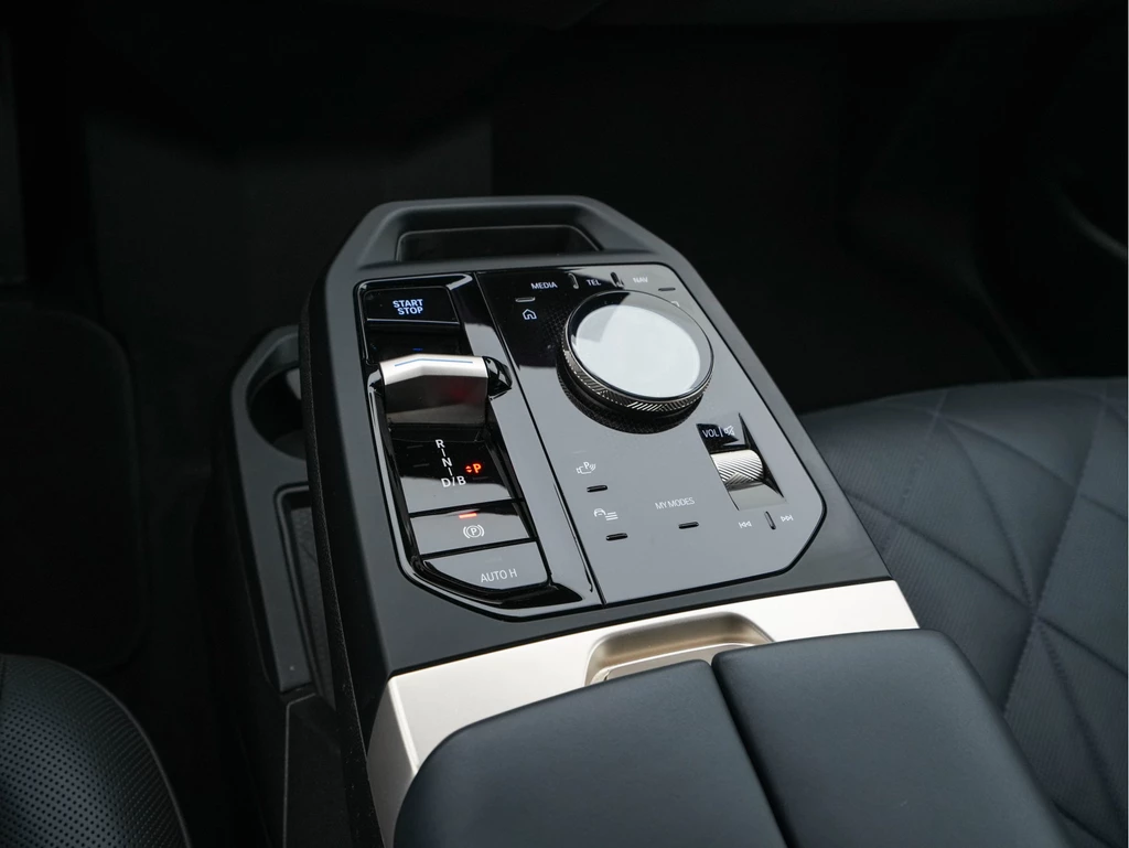 BMW iX – foto 14