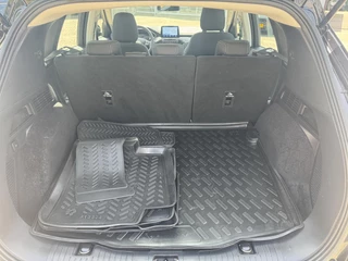 Ford Kuga – thumbnail 16